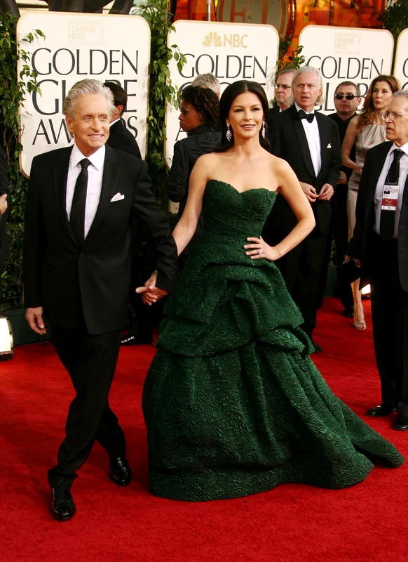 Catherine Zeta Jones si sotul