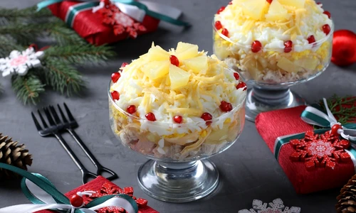 Salata de pui cu ananas  Sursa foto shutterstock 2075023255 jpg