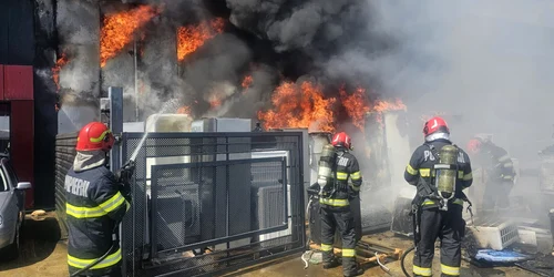 incendiu depozit iasi foto isu iasi jpg