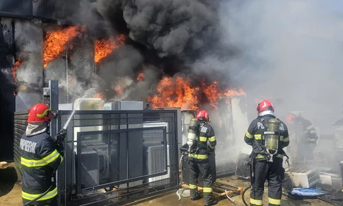 incendiu depozit iasi foto isu iasi jpg