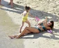 6 madalina ghenea si fiica charlotte la plaja 4 jpg jpeg