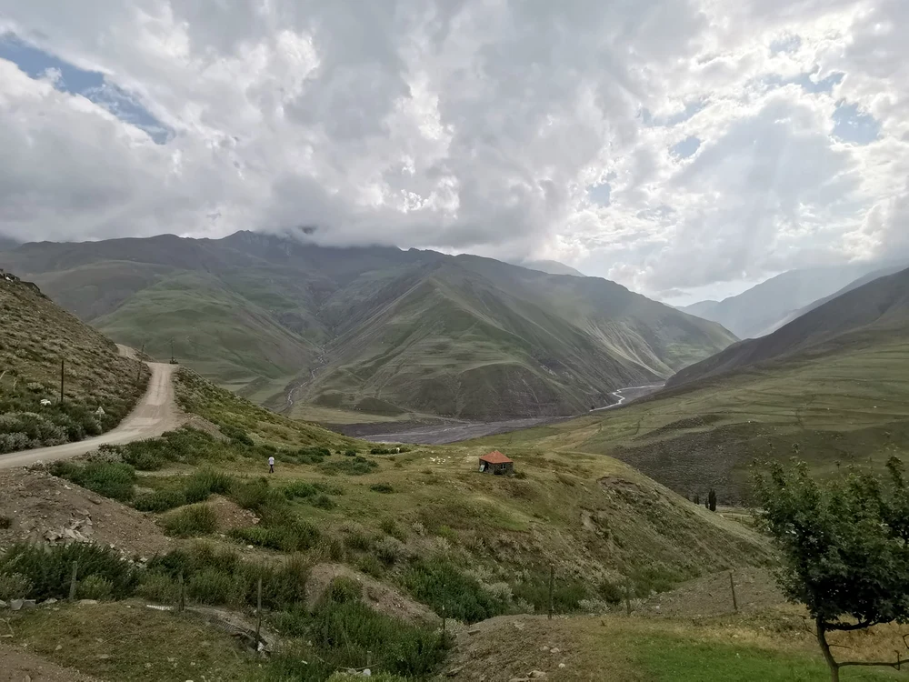 Zonă muntoasă în Azerbaidjan FOTO Ștefan Both