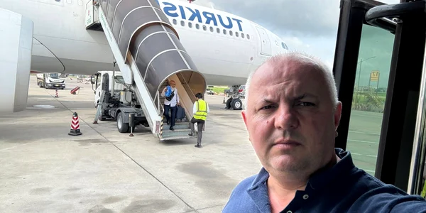 Avram Gal a calatorit cu avionul care a luat foc Foto fb Avram Gal jpg