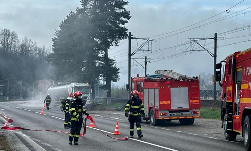 DN 1, blocat la Comarnic din cauza unor scurgeri de acid sulfuric FOTO: ISU Prahova