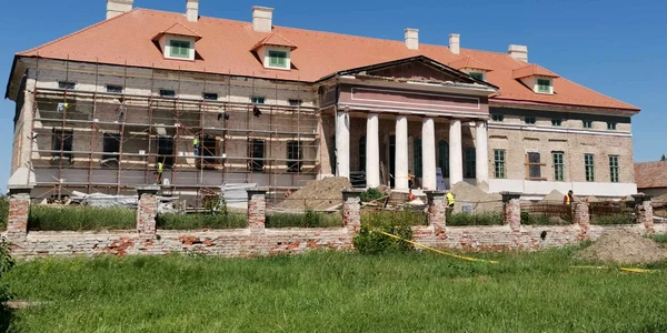 Conacul de la Foeni la 75 la sută FOTO Ștefan Both