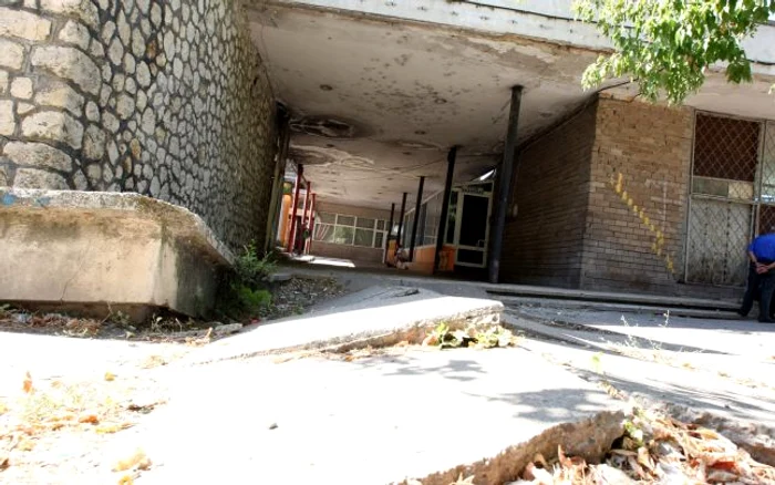 Complexul Francezi se scufundă , Foto: Bogdan Dimofte
