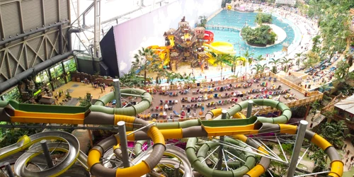 Tropical Islands Resort cel mai mare parc acvatic indoor ca volum din lume în Germania Foto Tropical Islands