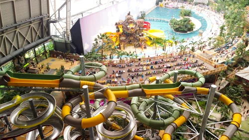Tropical Islands Resort cel mai mare parc acvatic indoor ca volum din lume în Germania Foto Tropical Islands