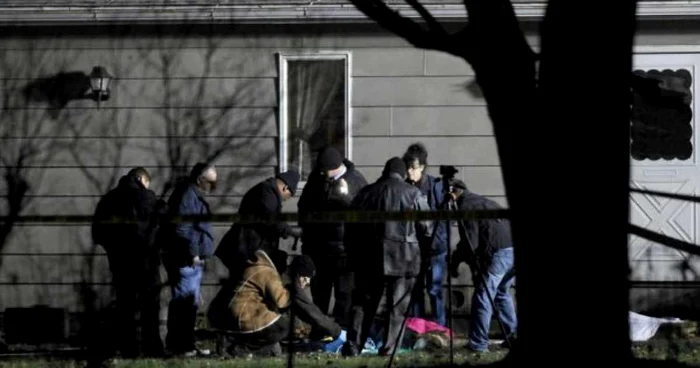 Cinci membri ai unei familii din Illinois, găsiţi morţi Foto: AP