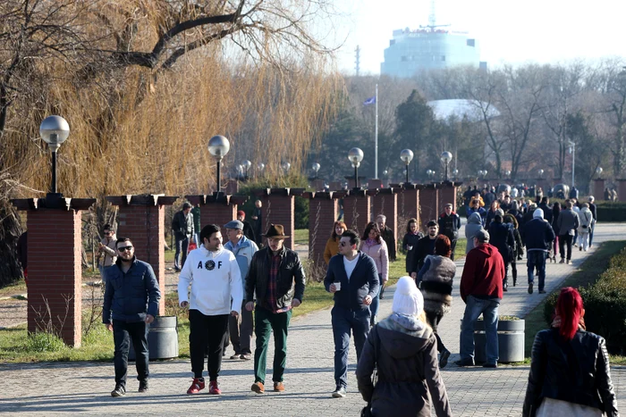
    Vremea se menține mai caldă decât ar fi normal pentru această perioadă. În loc să fie frig și să ningă, temperaturile vor urca din nouFOTO: Click!  