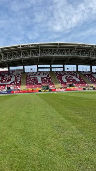 Bătrâna Doamnă și-a făcut bagajele. Ce se întâmplă cu gazonul stadionului din Arad FOTO VIDEO 