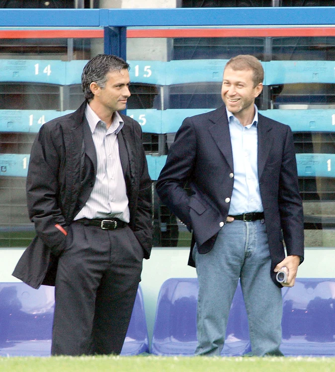 
    Jose Mourinho şi Roman  Abramovici au avut rareori  divergenţe de-a lungul  celor două mandate în  care au colaborat la Chelsea  