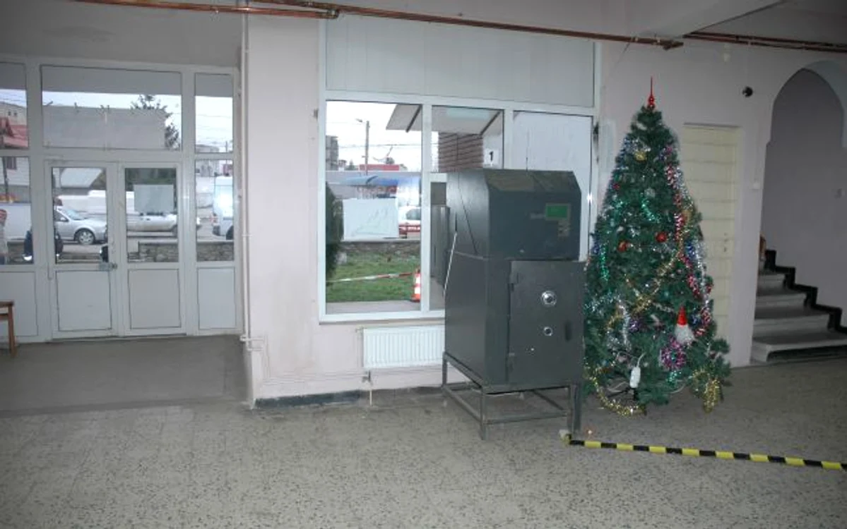 Bancomatul nu era dotat cu o cameră de supraveghere video
