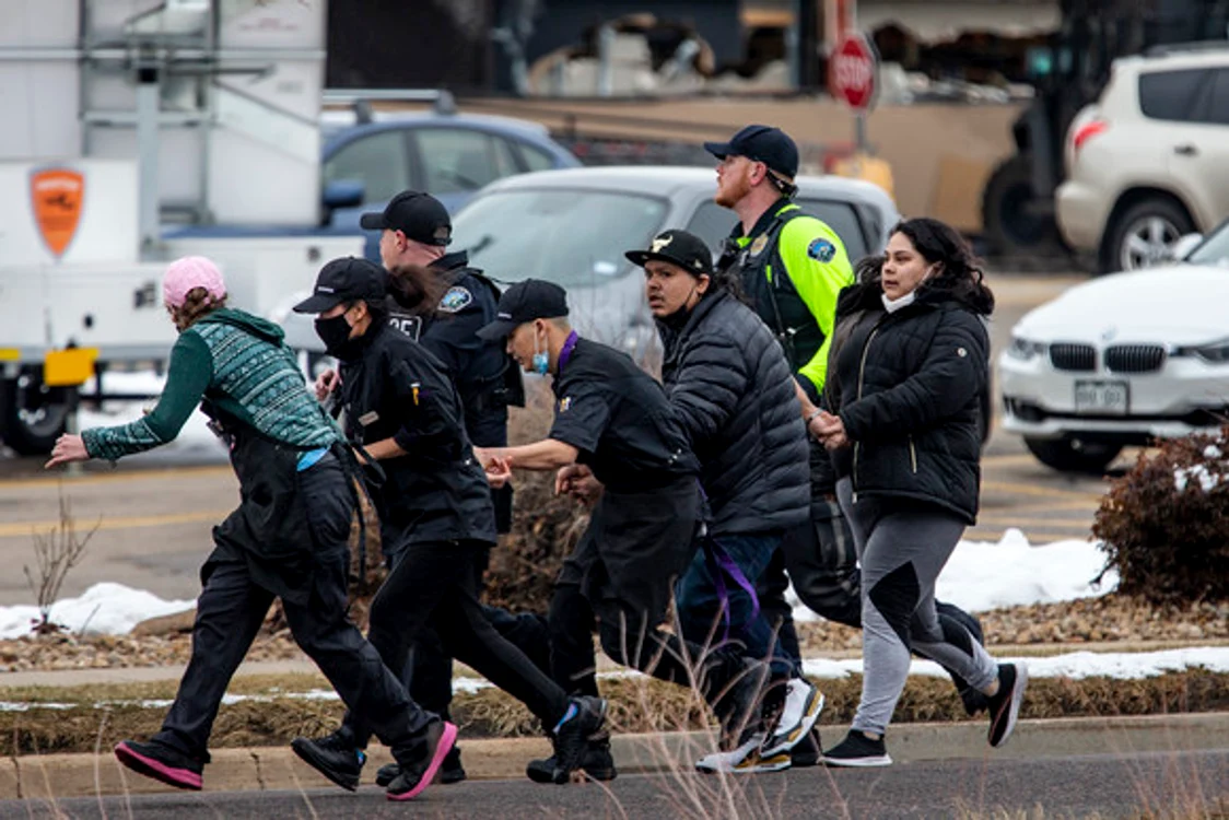 Trupele antitero au intervenit în forţă