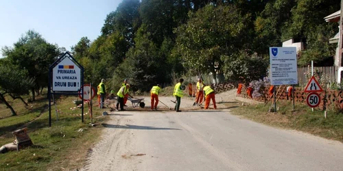 Patru drumuri judeţene intră în reparaţii săptămâna viitoare