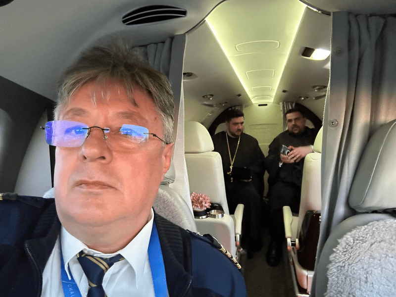 Drumul cu avionul și mașina al Luminii Sfinte de la mormântul din Ierusalim al Mântuitorului până în vestul României FOTO