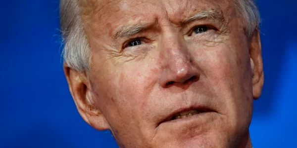 Joe Biden insotit de senatoarea Kamala Harris vorbeşte la Queen theater pe 5 noiembrie în Wilmington Delaware  FOTO Getty Images / Drew Angerer