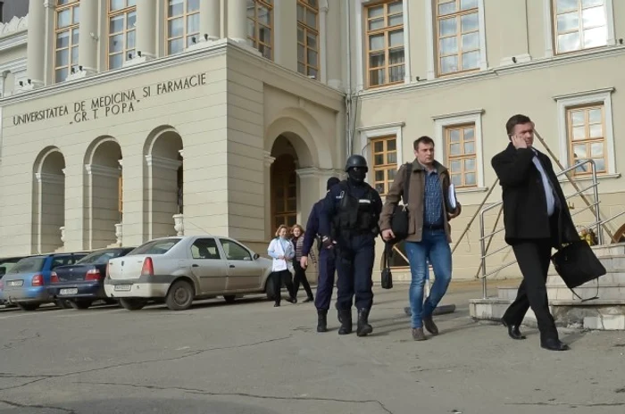 
    Universitatea de Medicină şi Farmacie din Iaşi a mai fost vizitată de mascaţi  