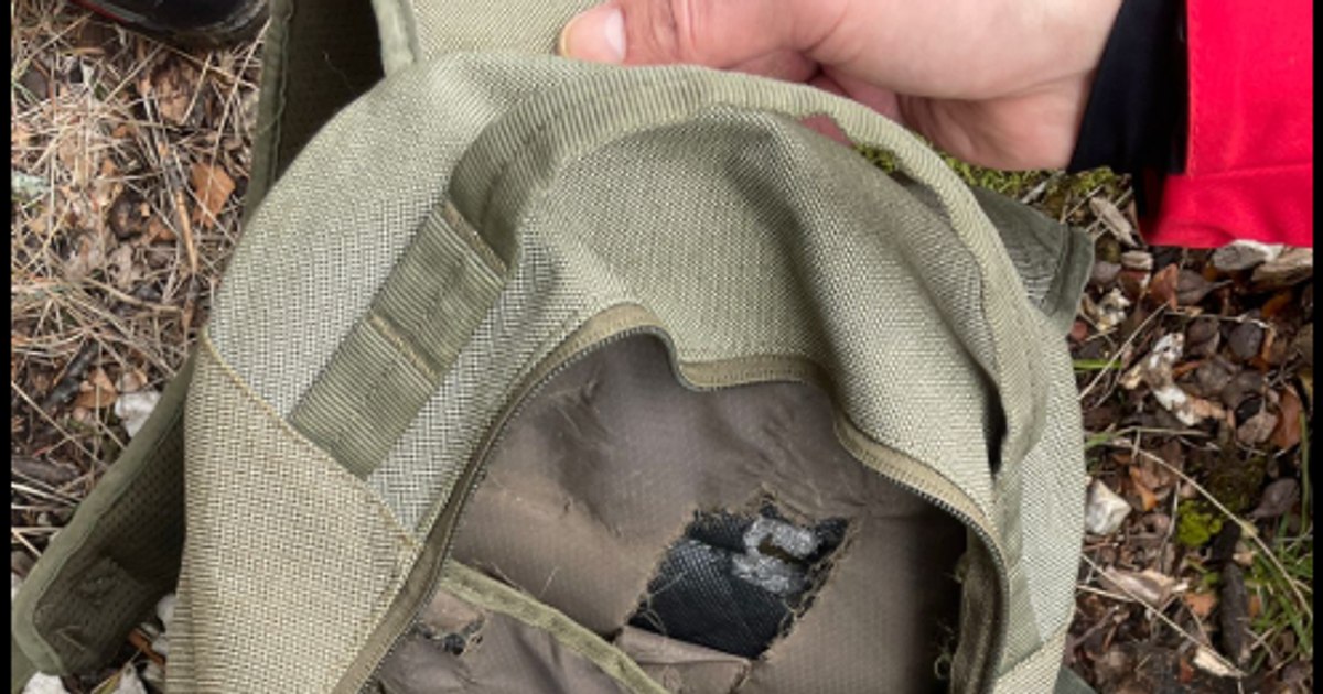 Rucsac lăsat în Piatra Mare, în zona cu urși; proprietarul nu a fost identificat.