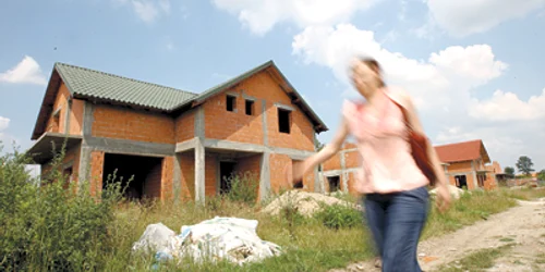 Resita: REGIUNEA PE SCURT / Mai multe locuinţe construite
