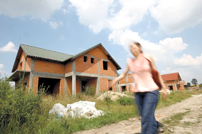 Resita: REGIUNEA PE SCURT / Mai multe locuinţe construite