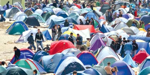 Mulţi tineri vor merge, de 1 Mai,  cu cortul la Vama Veche