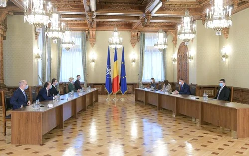 Consultări la Cotroceni. Klaus Iohannis discută cu partidele parlamentare privind majoritatea care va forma noul guvern. FOTO Predisncy.ro