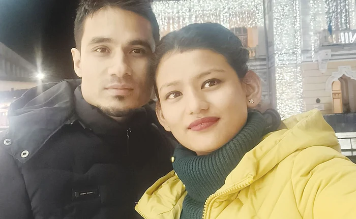 Ramesh şi Manila, fericiţi că sunt împreună într-un loc pe placul lor. Foto: Iulian Bunilă