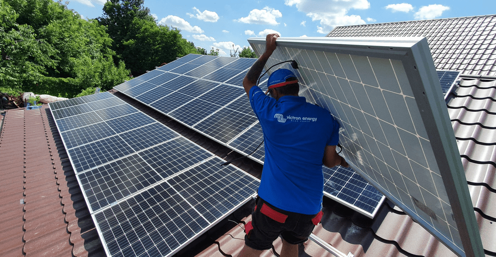 Goana după panouri fotovoltaice și pompe de căldură. Socotelile care trebuie făcute înainte de investiție