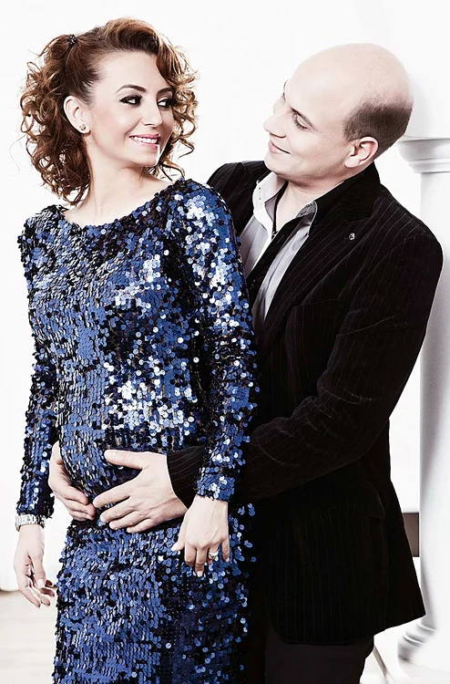 
    Giulia şi Vlad s-au  căsătorit în iulie, când şi-au botezat şi fetiţa  