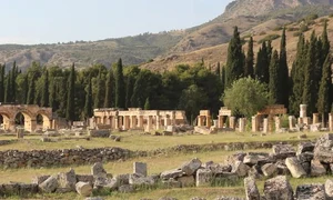 poarta lui pluto jpg