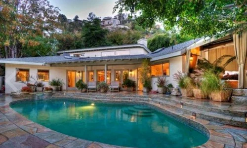Sandra Bullock lists her West Hollywood home for $2 995 million jpeg