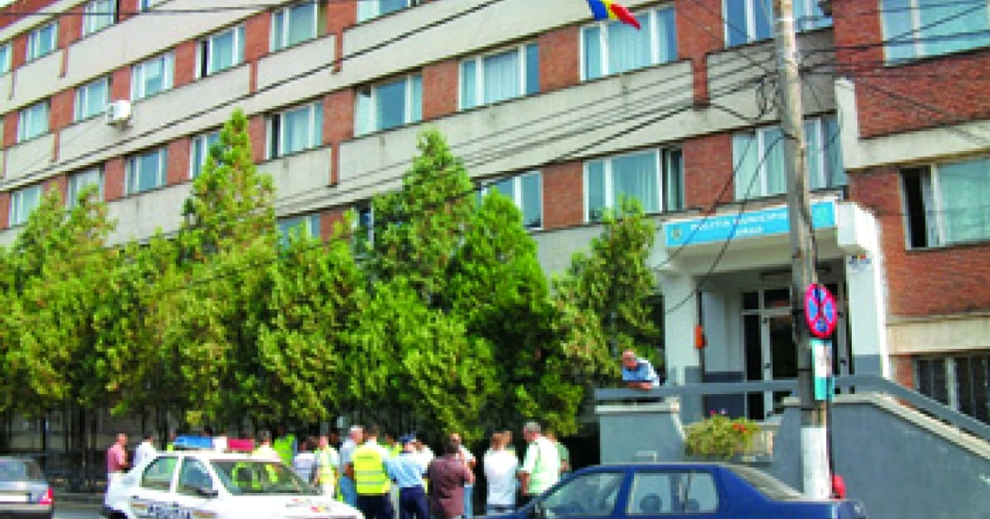 Arad: Poliţiştii au decis să continue protestele