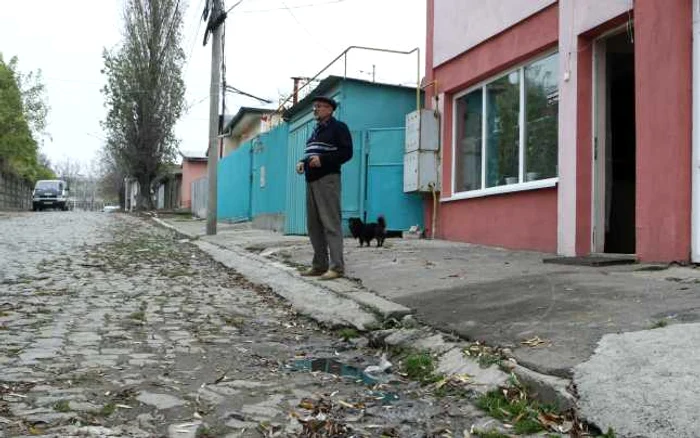 Foto Corina Ionaşcu: Strada Prunari, situată în zona 1 a Galaţiului arată ca după război