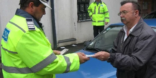 Poliţiştii mureşeni vor monitoriza traficul pe mail multe artere din judeţ foto Arhivă