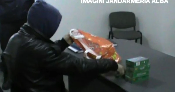 Tânărul a fost dus la sediul jandarmeriei