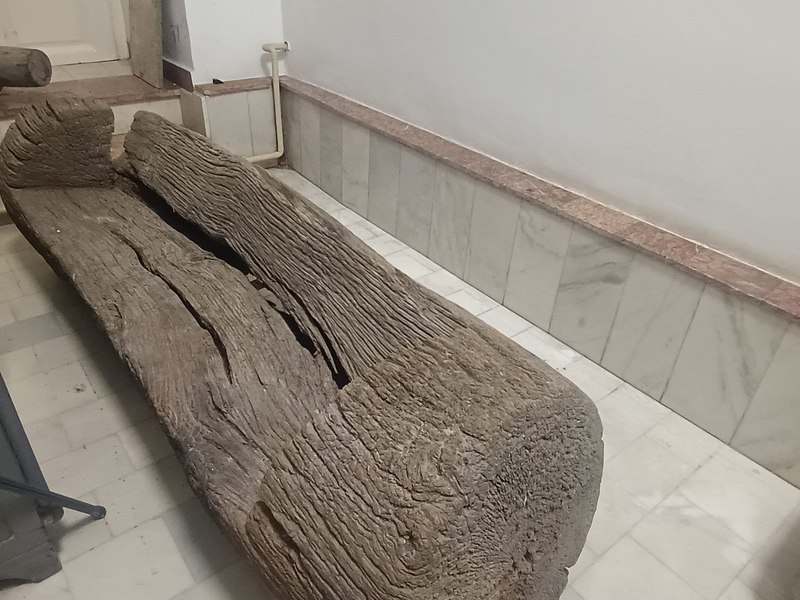 Banca lui Brâncuși din Târgu-Jiu. A mai rămas doar una singură. Sculptorul avea una la fel în atelierul său din Paris