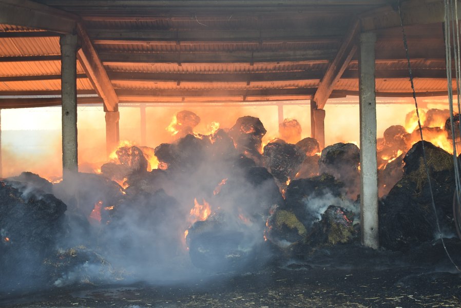 Sărbătorile vin și cu riscuri importante. Incendiile se înmulțesc, avertizează pompierii 