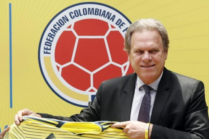 Ramon Jesurun la sediul Federației Columbiene de Fotbal.