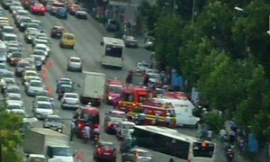 Şoferul maşinii a decedat, iar cei doi pietoni loviţi de acesta sunt în stare gravă (Foto: captură video Realitatea TV) jpeg