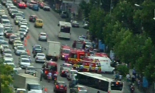 Şoferul maşinii a decedat, iar cei doi pietoni loviţi de acesta sunt în stare gravă (Foto: captură video Realitatea TV) jpeg