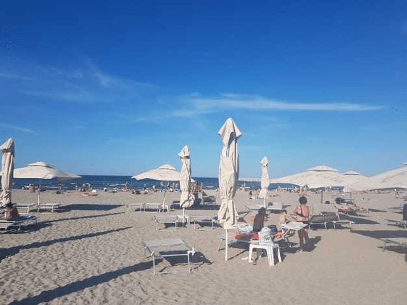 Plaje închiriate în regim de urgență pentru sezoanele turistice 2023-2024. Proiectul Ministerului Mediului, în dezbatere publică