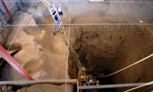 S a găsit un tunel sub piramida zeului aztec Quetzalcoatl jpeg