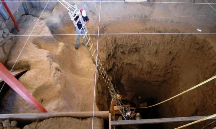 S a găsit un tunel sub piramida zeului aztec Quetzalcoatl jpeg